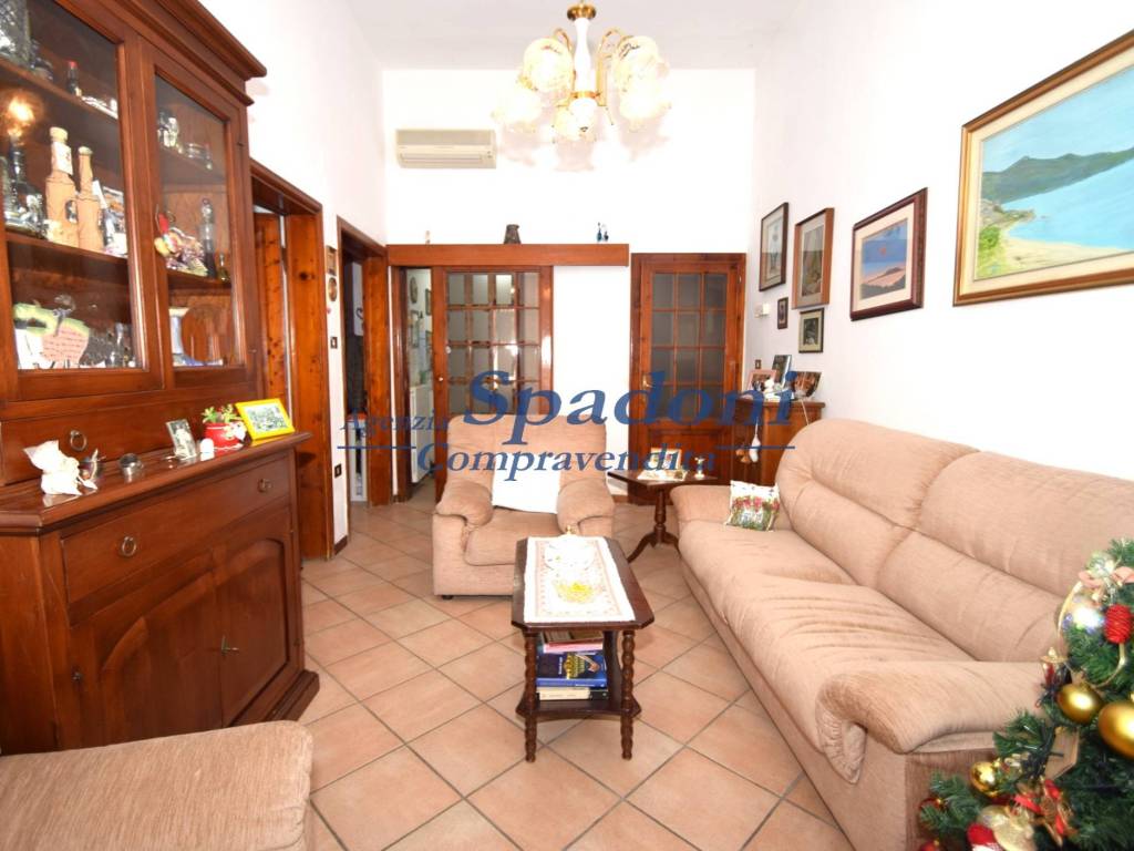 Villa a Montecatini-terme in Via Po, 13 - Foto 4