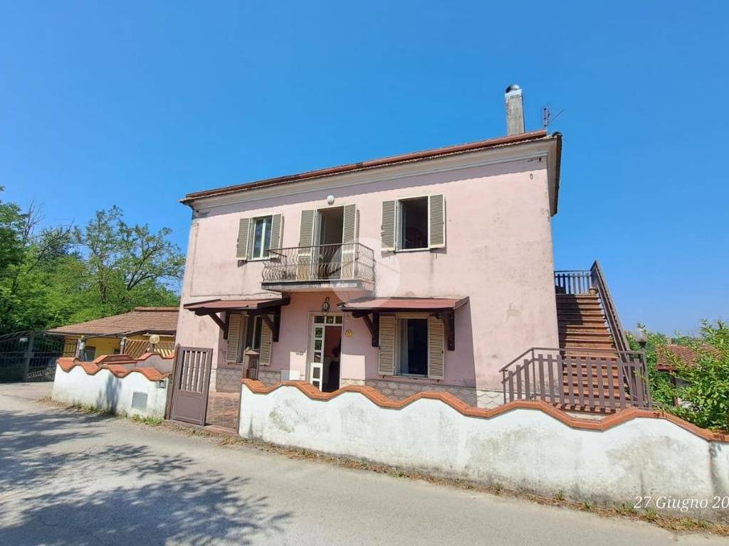 Casa indipendente a Frosinone in Via Ceccano, 102 - Foto 2