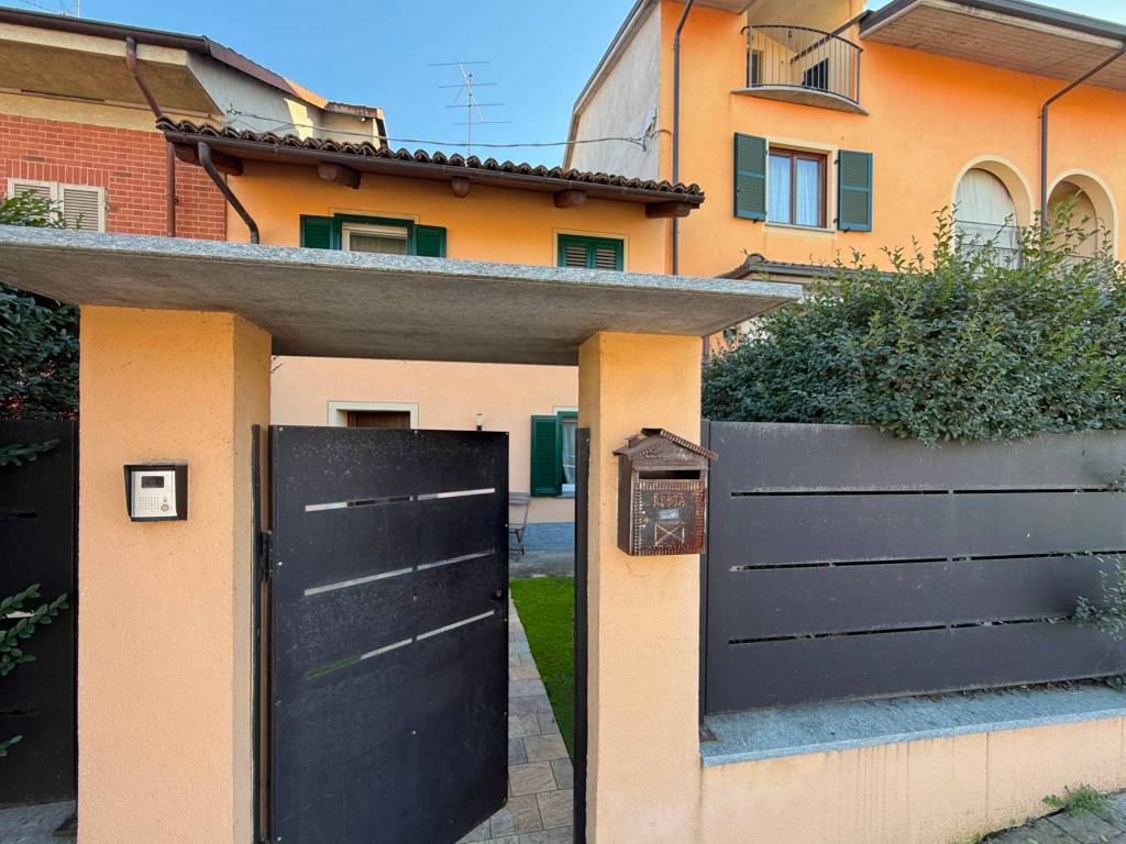 Casa indipendente a Cherasco in Via Bra - Foto 3