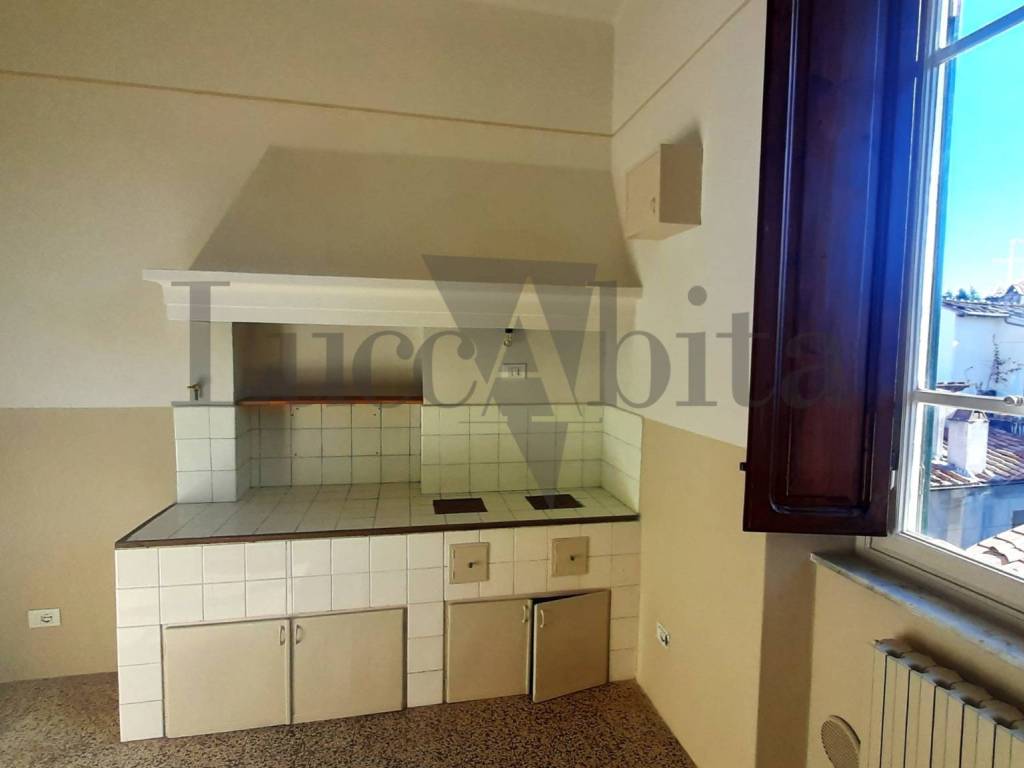 Appartamento a Lucca in Piazza S.Francesco, 18 - Foto 3
