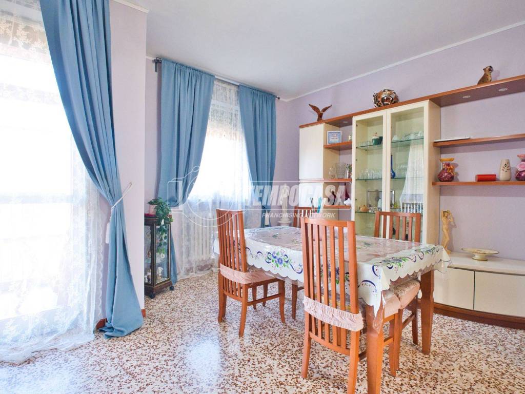 Appartamento a Novara in Via Juvarra - Foto 2