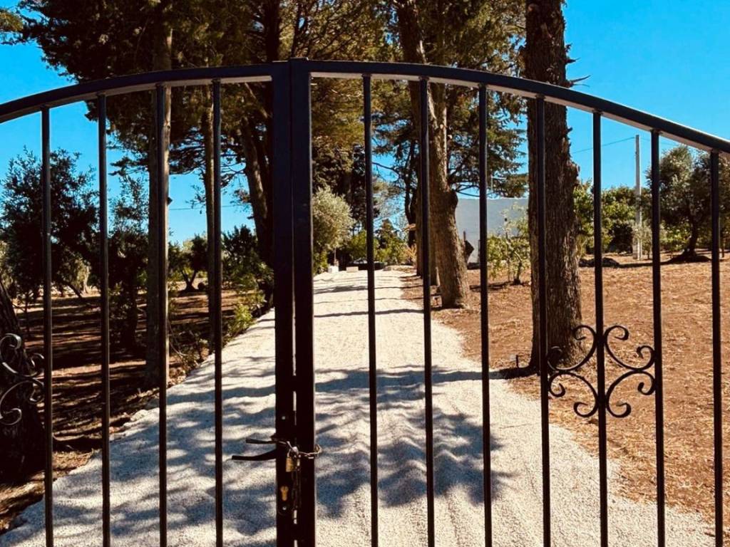 Villa a Ceglie messapica in Via Olivo e Monache - Foto 2