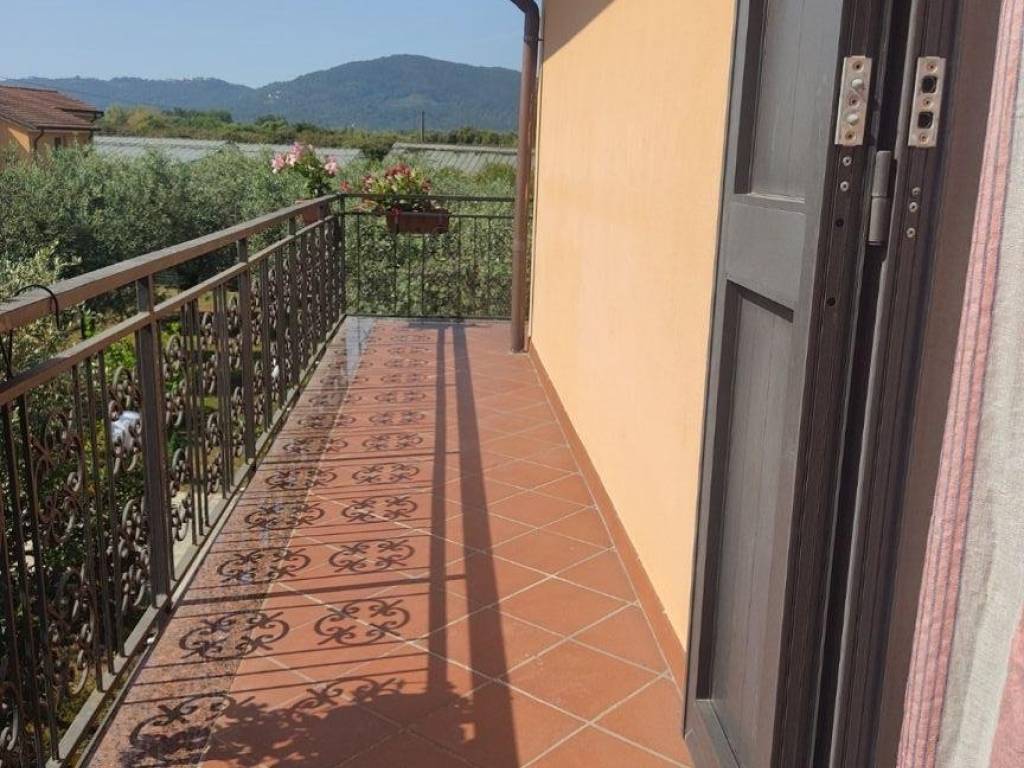 Attico / mansarda a Sarzana in Via Fontana Nera - Foto 3