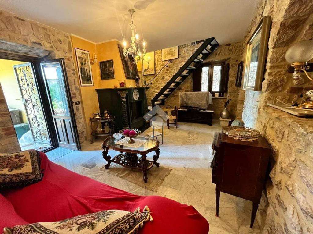 Casa indipendente a Veroli in Via Pacifica, 19 - Foto 3