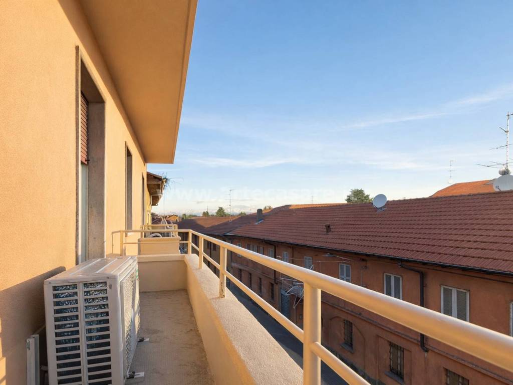 Appartamento a Samarate in Via dello Statuto, 12 - Foto 3