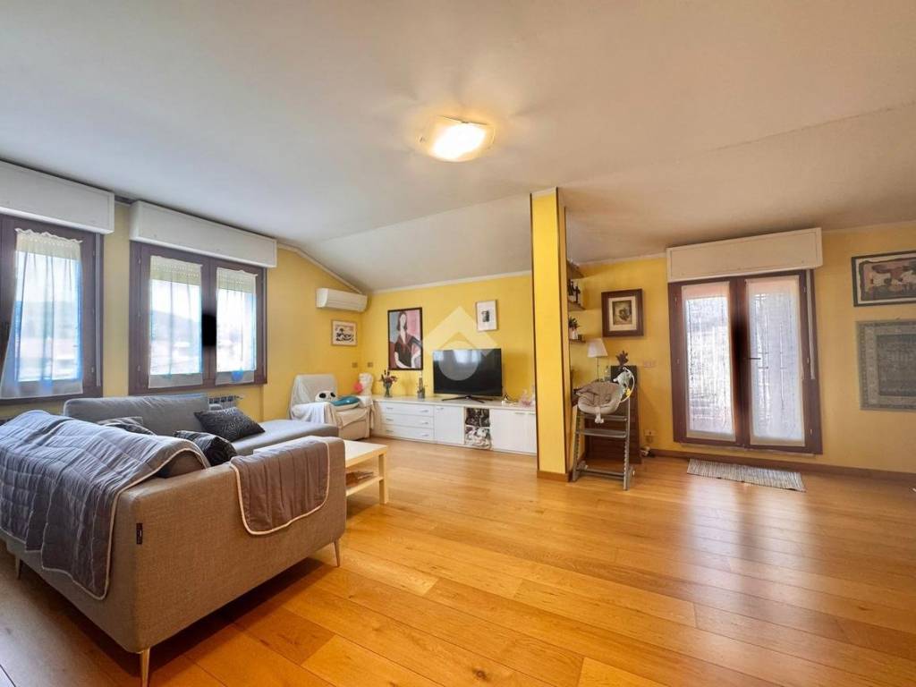 Appartamento a Carmignano in Via Giacomo Matteotti, 10 - Foto 2