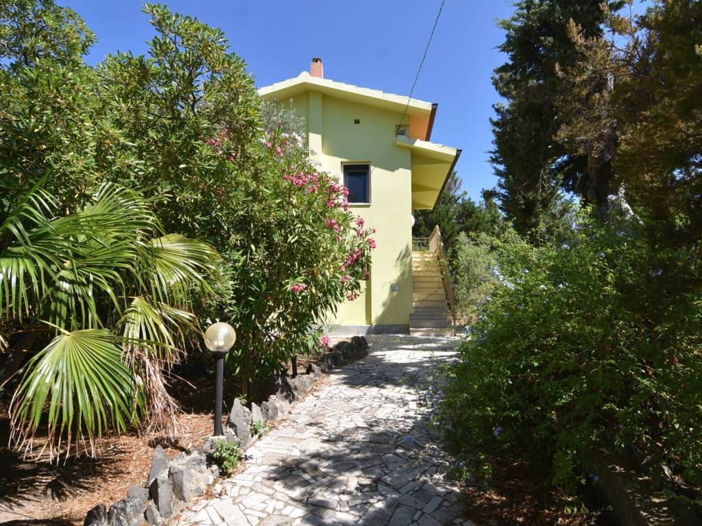 Villa a Cuglieri in via regina margherita, 28 - Foto 2