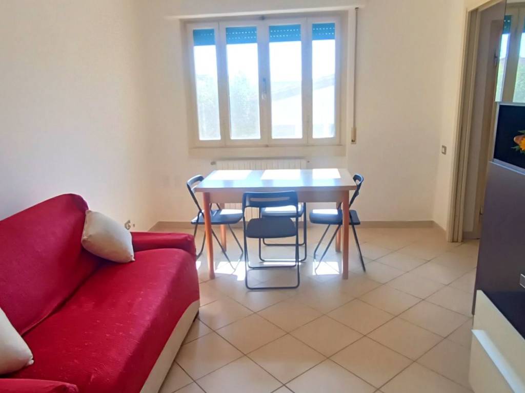 Appartamento a Pontedera in Piazza Donna Paola Piaggio, 52 - Foto 2
