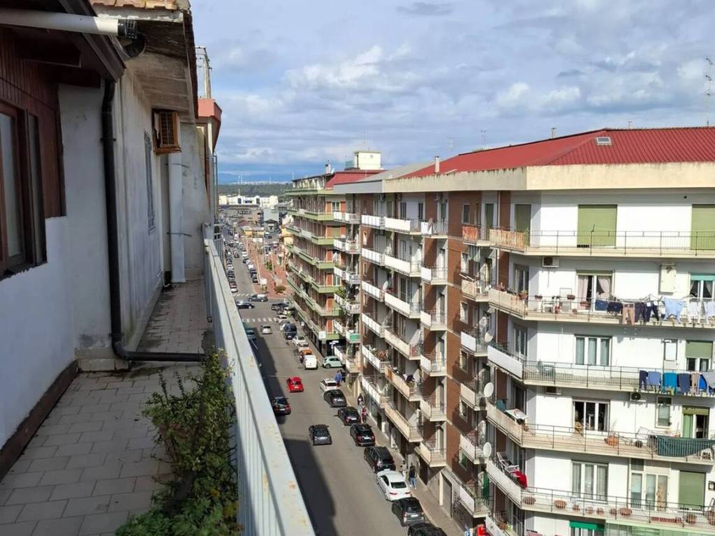 Appartamento a Crotone in Via Mario Nicoletta, 49 - Foto 3