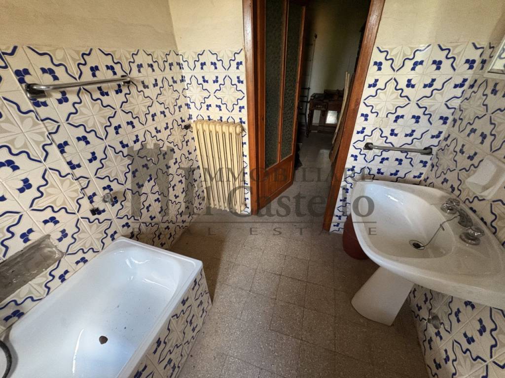 Casa indipendente a Castiglione del lago in Via Camillo Benso di Cavour - Foto 5