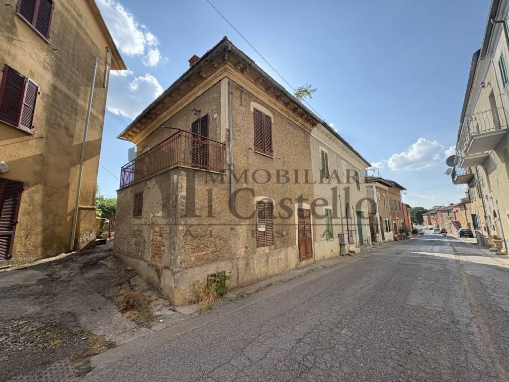 Casa indipendente a Castiglione del lago in Via Camillo Benso di Cavour - Foto 2