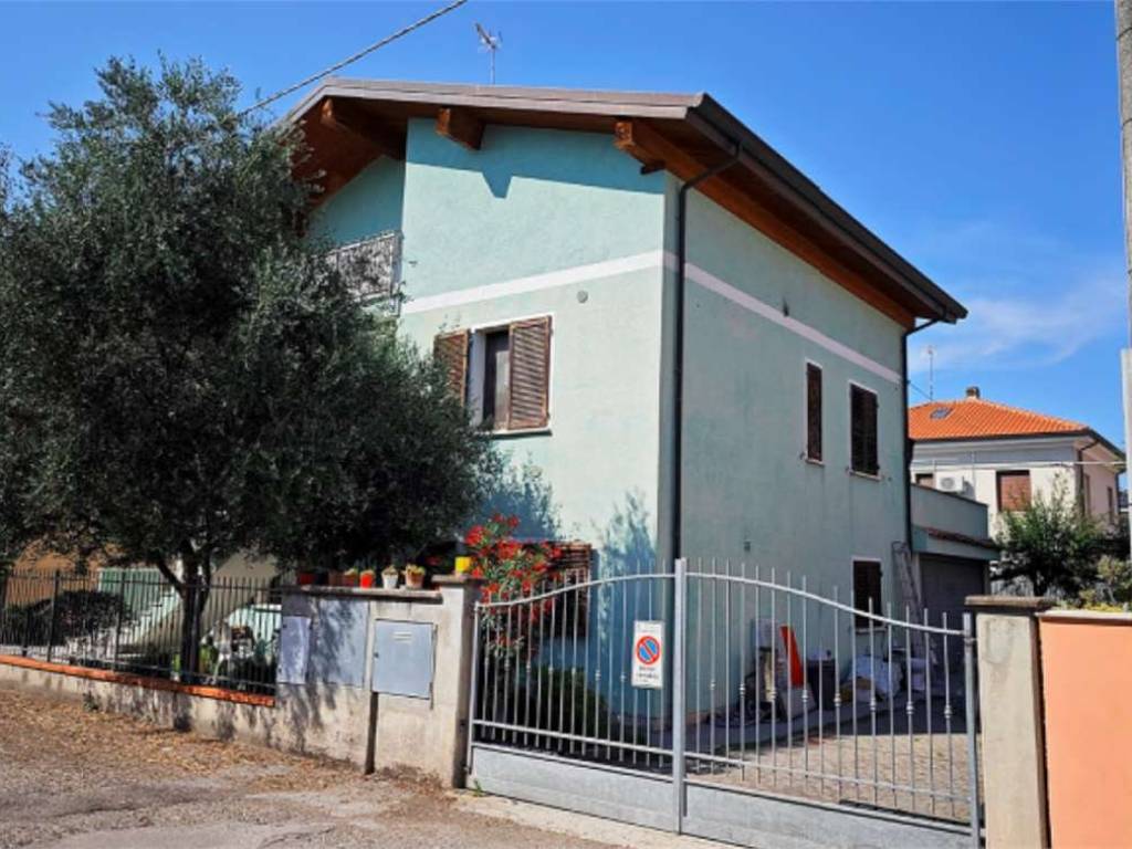 Villa a Santarcangelo di romagna in Via Guglielmo Oberdan - Foto 2