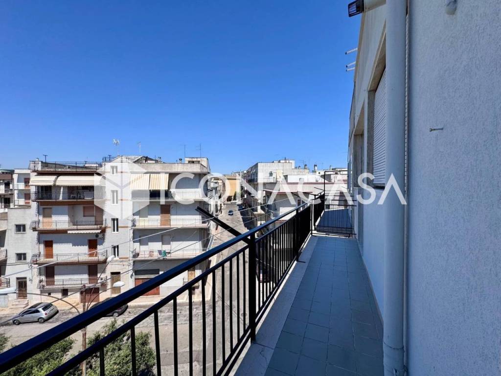 Appartamento a Ceglie messapica in Via Cristoforo Colombo - Foto 4