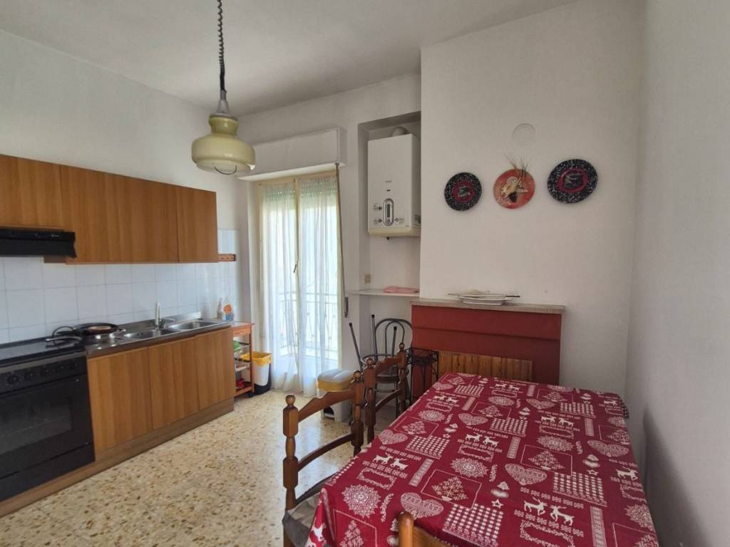Appartamento a Vico del gargano in Via Don Luigi Sturzo - Foto 5