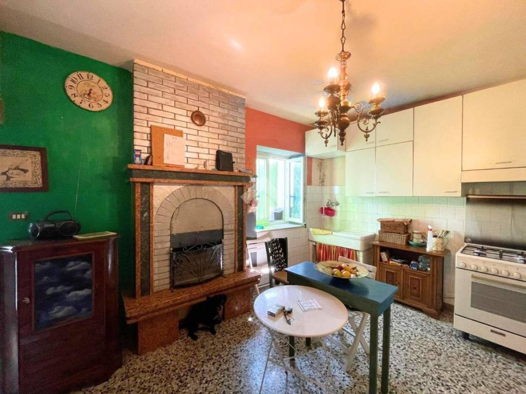 Rustico / casale a Caprino veronese in PIAZZA STRINGA, 13 - Foto 3