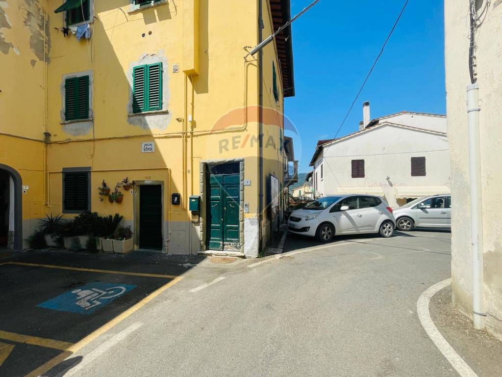 Appartamento a Cavriglia in PIAZZA VERDI, 9 - Foto 2