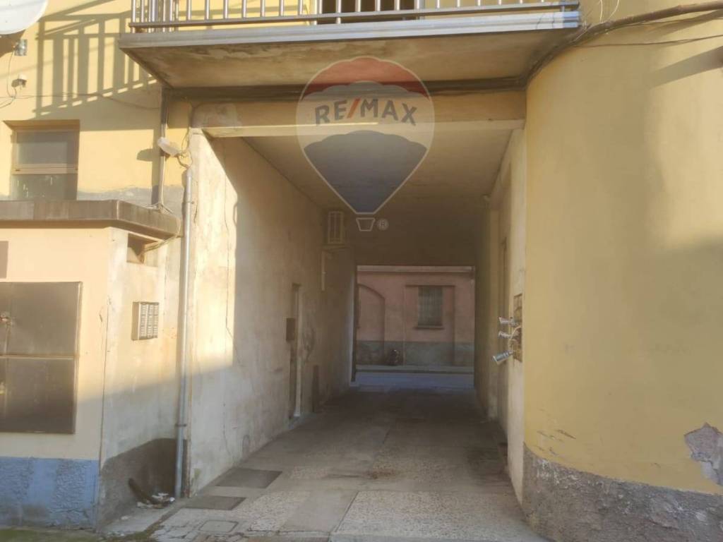 Appartamento a Samarate in VIA STATUTO, 12 - Foto 2