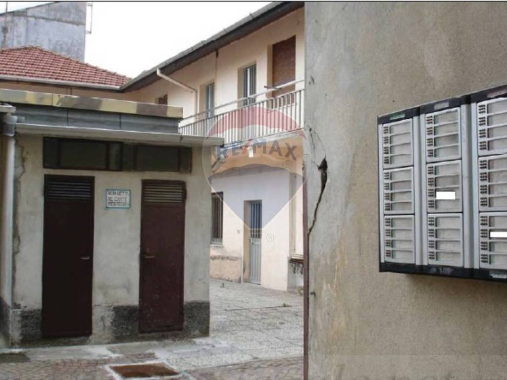 Appartamento a Samarate in VIA STATUTO, 12 - Foto 3