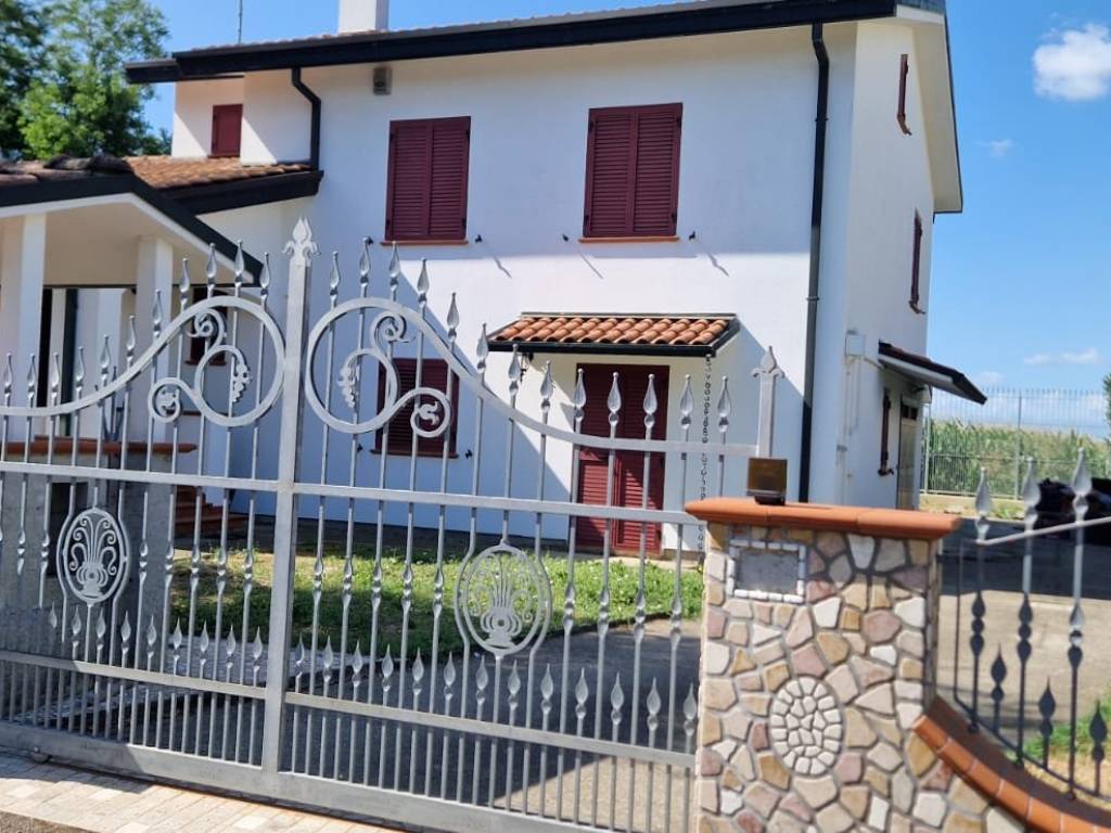 Villa a Lugo in Via Gino Bolognesi, 16 - Foto 3