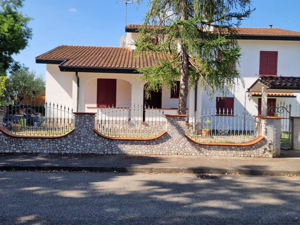 Villa a Lugo in Via Gino Bolognesi, 16 - Foto 5