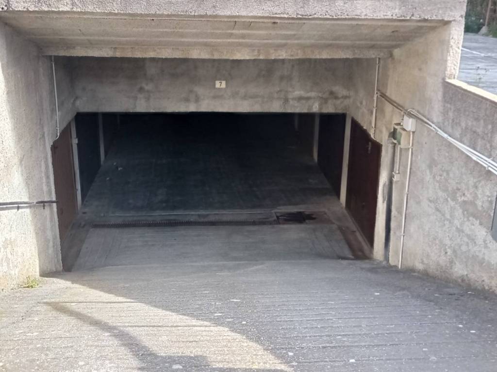 Box / garage a Loano in Via dei Gazzi, 16 - Foto 2