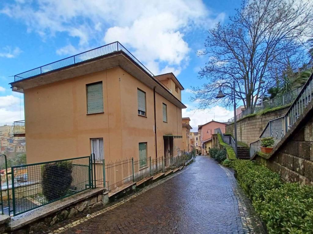 Appartamento a Frosinone in via Colle San Pietro - Foto 3