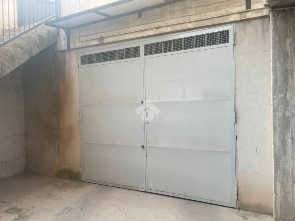 Box / garage a Canosa di puglia in Via Giovanni Falcone, 123 - Foto 5