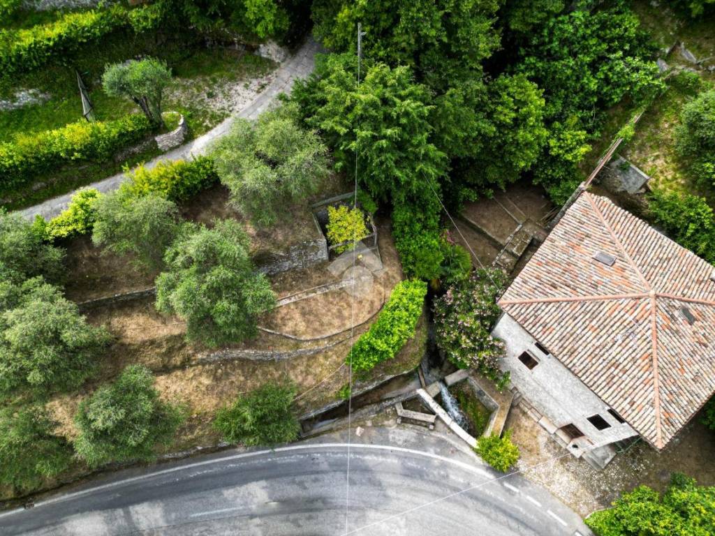 Villa a Gargnano in Via Angelo Feltrinelli - Foto 2