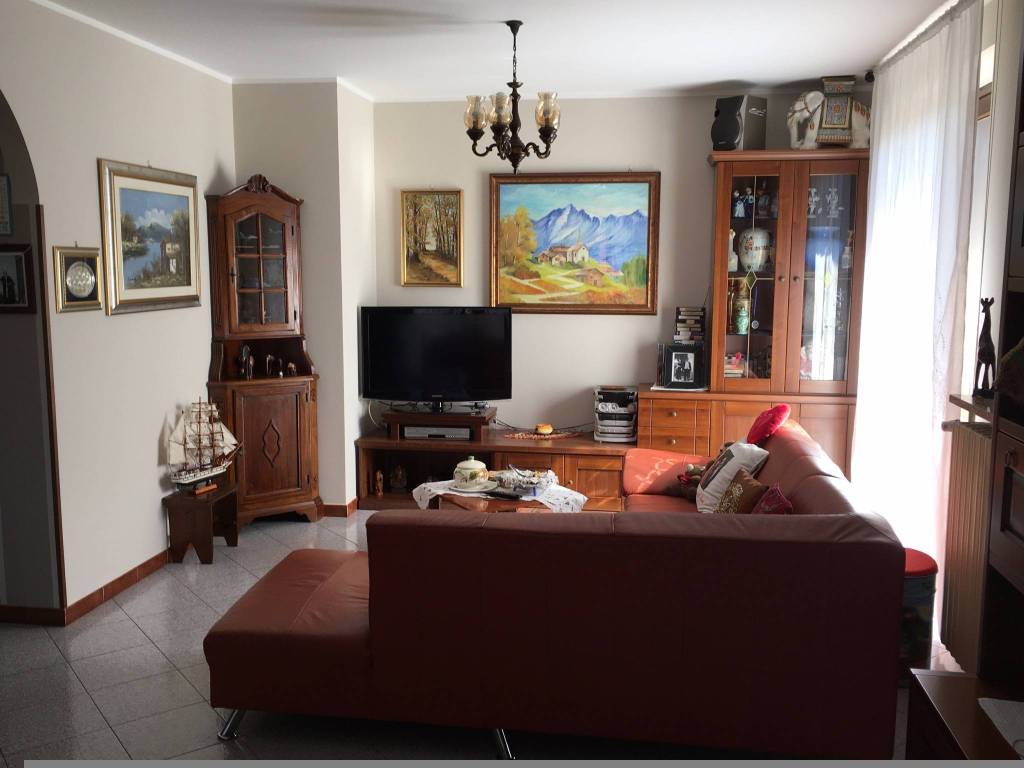 Villa a Borgo ticino in Via Gagnago - Foto 4