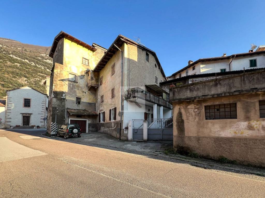 Casa indipendente a Vallelaghi in Via Montagnola - Foto 2