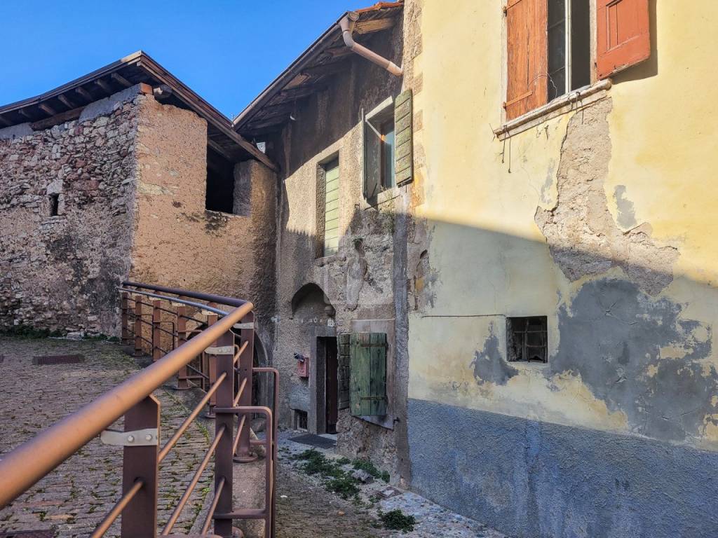 Casa indipendente a Vallelaghi in Via Montagnola - Foto 4