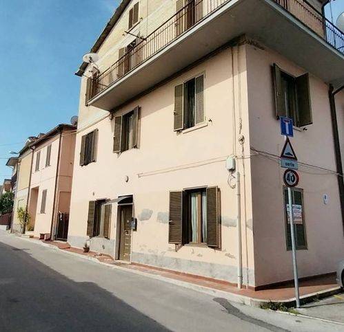 Casa indipendente a Colli del tronto in Via D. Alighieri 1 - Foto 2