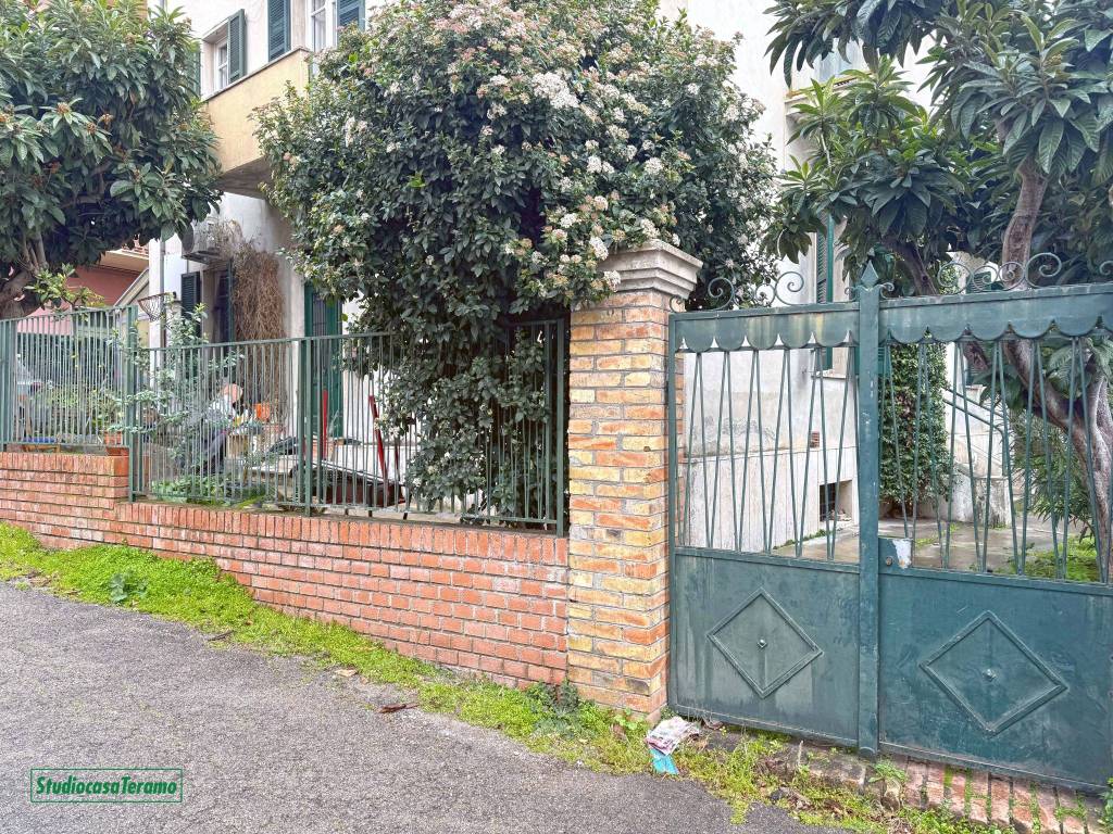 Casa indipendente a Teramo in Via Armando Diaz - Foto 3