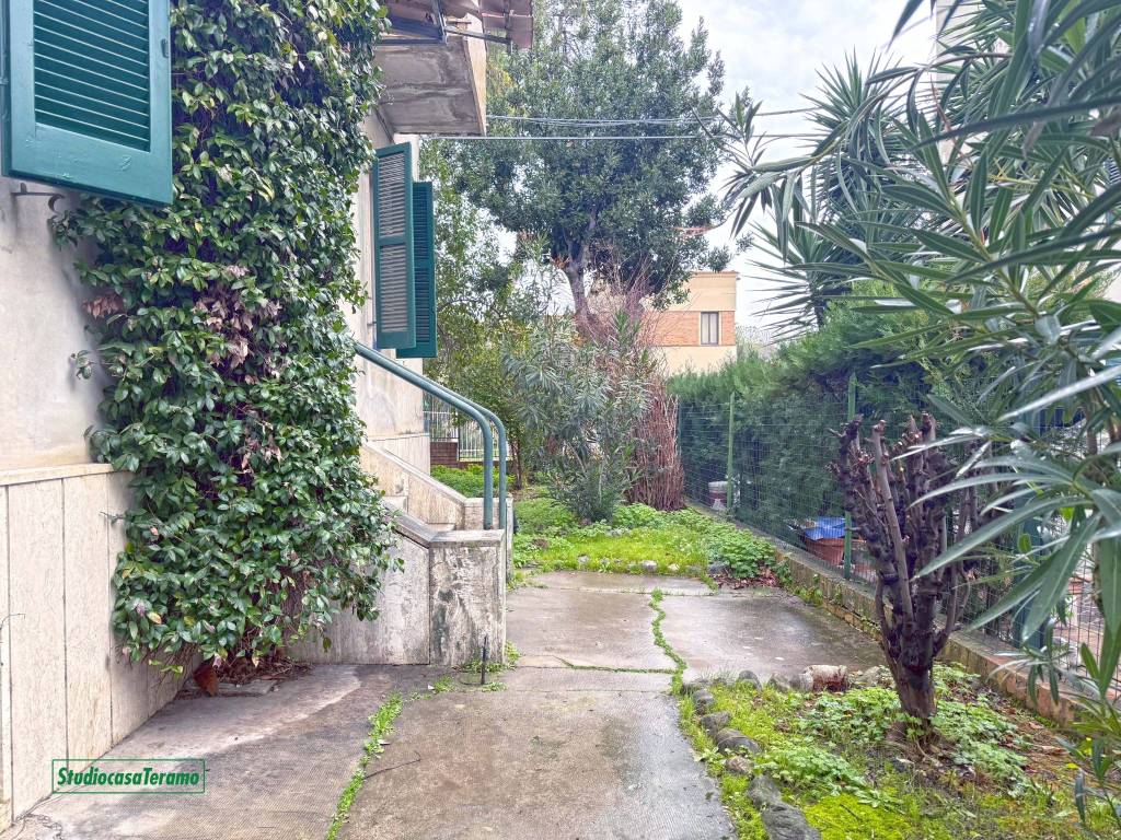 Casa indipendente a Teramo in Via Armando Diaz - Foto 4