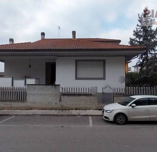 Villa a Colli del tronto in Via Giacomo Matteotti - Foto 2