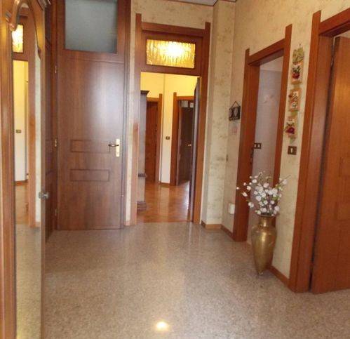 Villa a Colli del tronto in Via Giacomo Matteotti - Foto 3