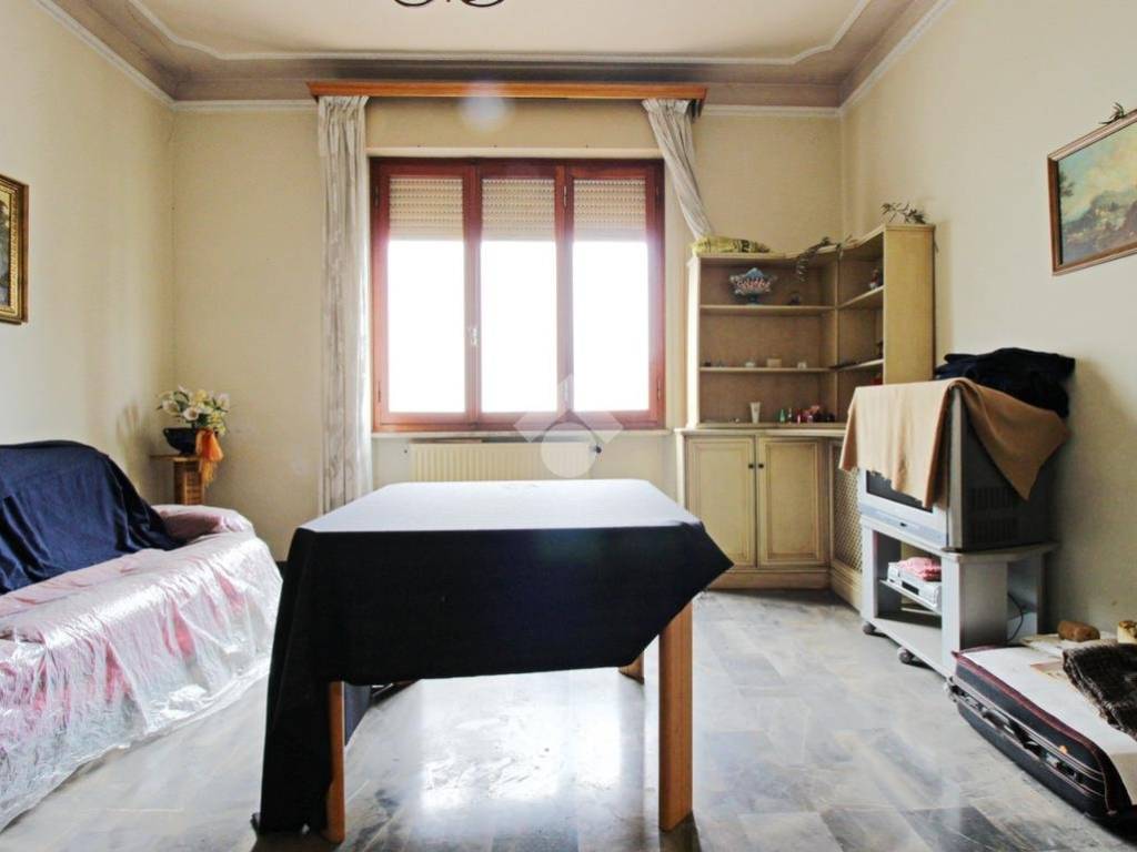 Casa indipendente a Prato in Piazza Giosuè Borsi - Foto 2