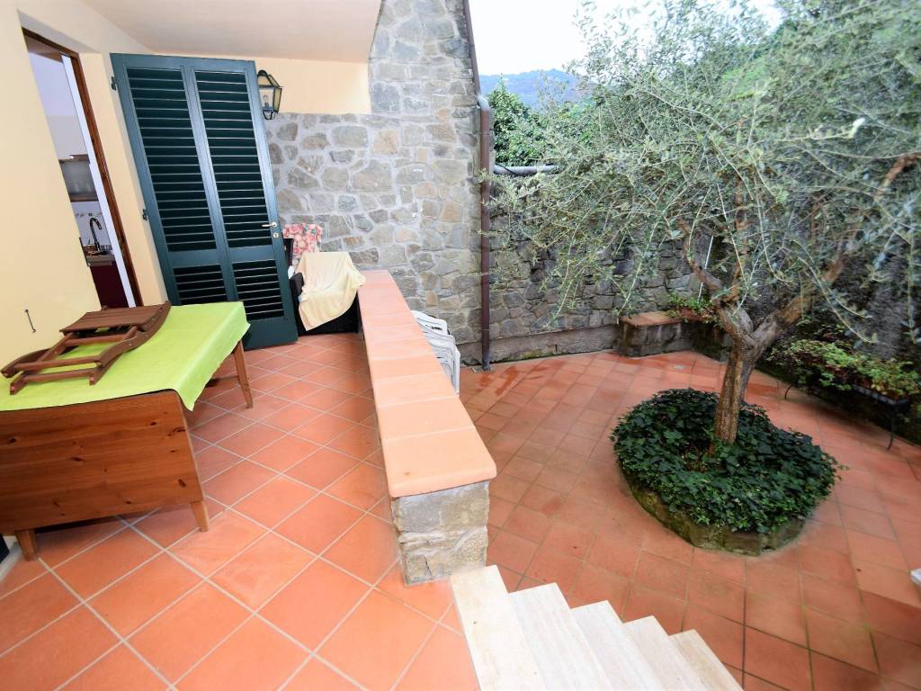 Villetta a schiera a Montecatini-terme in Via Vincenzo Bellini - Foto 5