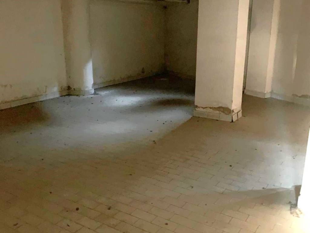 Box / garage a Maddaloni in Via Napoli, 323 - Foto 4