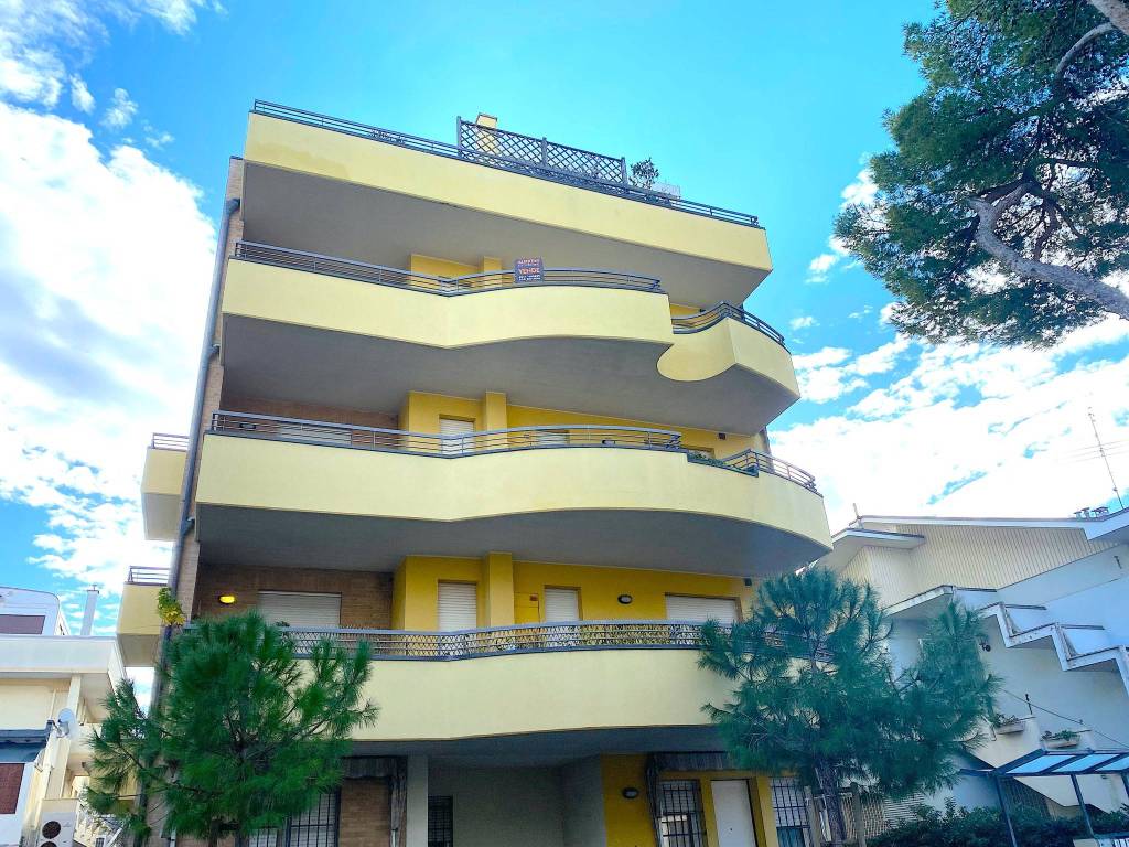 Appartamento a Riccione in Viale Alfredo Catalani, 11 - Foto 4