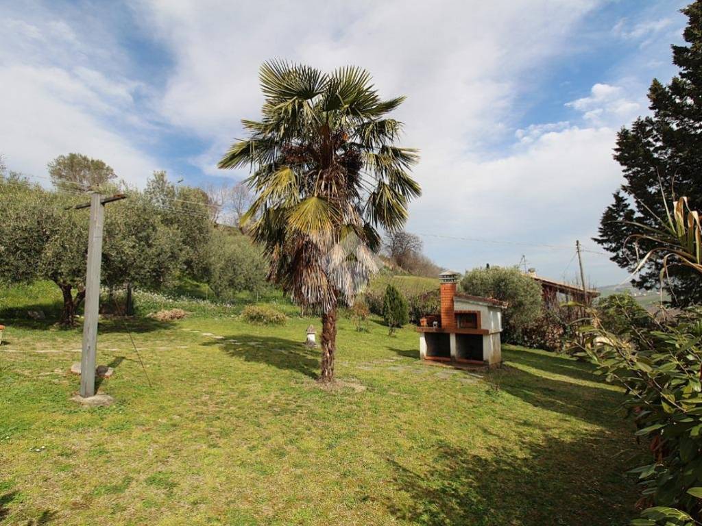 Villa a Teramo in Villa schiavoni nepezzano - Foto 4