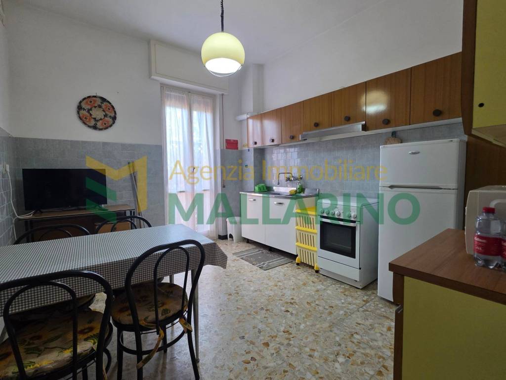 Appartamento a Finale ligure in Piazza Giuseppe Verdi - Foto 2