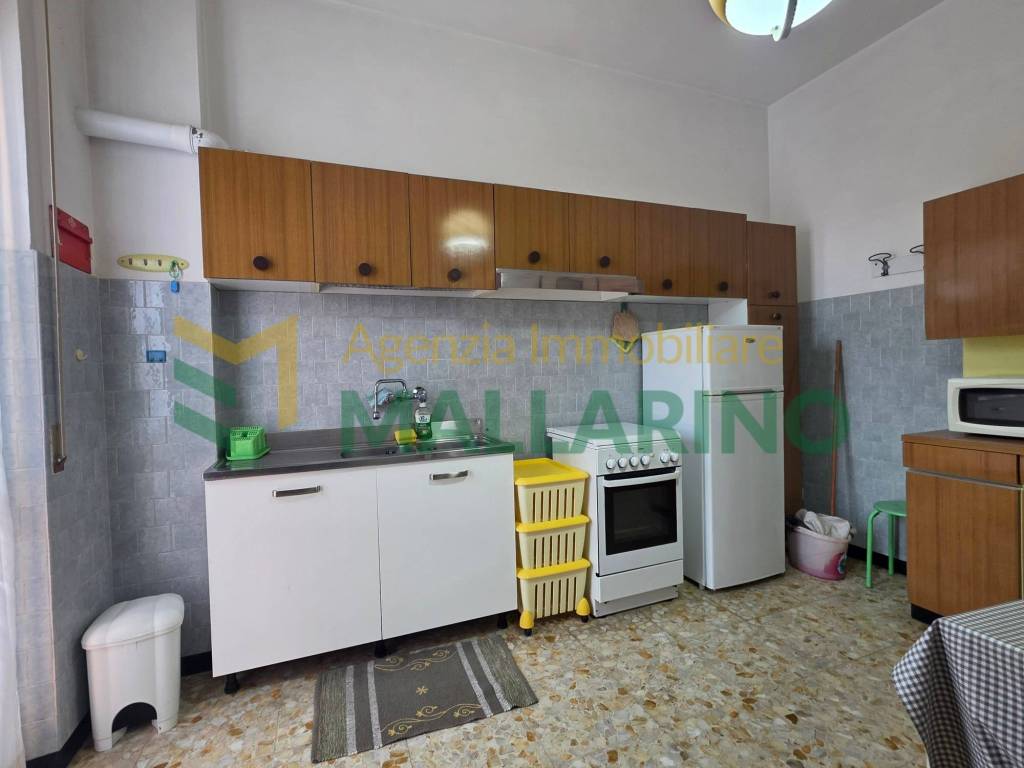 Appartamento a Finale ligure in Piazza Giuseppe Verdi - Foto 5