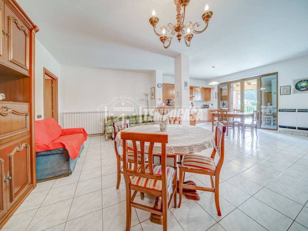 Villa a Varallo pombia in Via Selvigia - Foto 5
