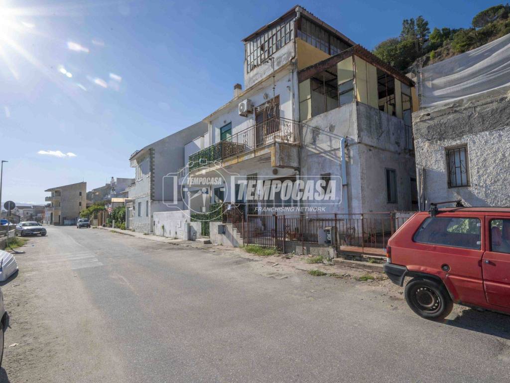 Casa indipendente a Messina in Via del Corsaro 77 - Foto 2