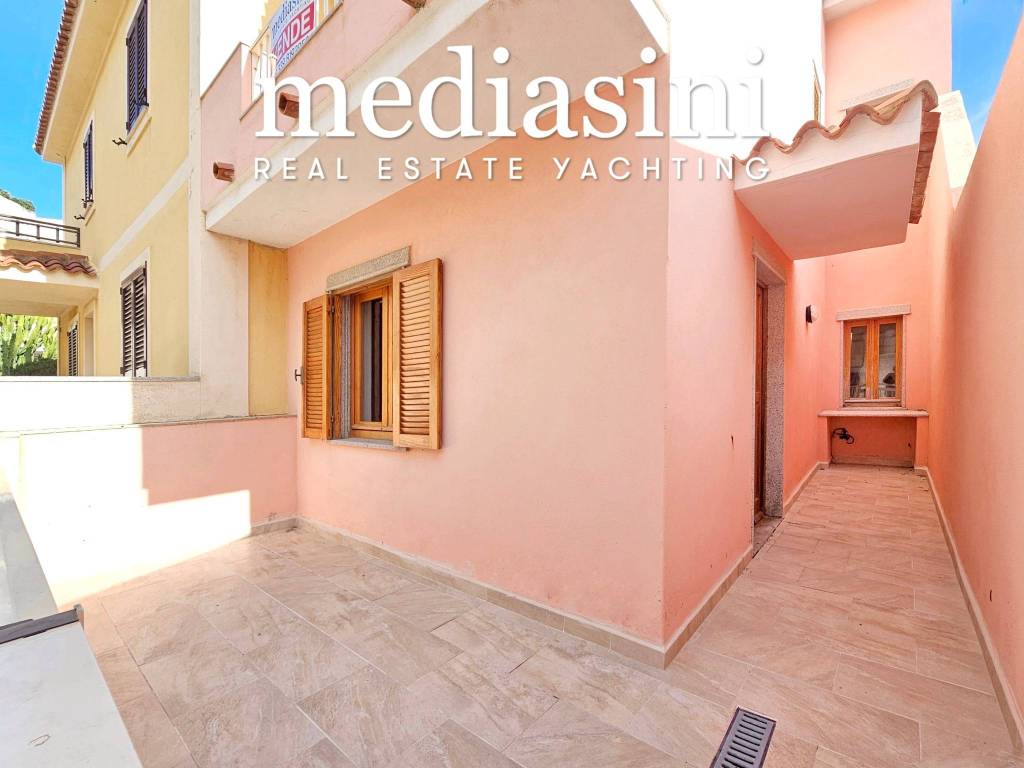 Casa indipendente a Santa teresa gallura in Via Marche, 4 - Foto 3