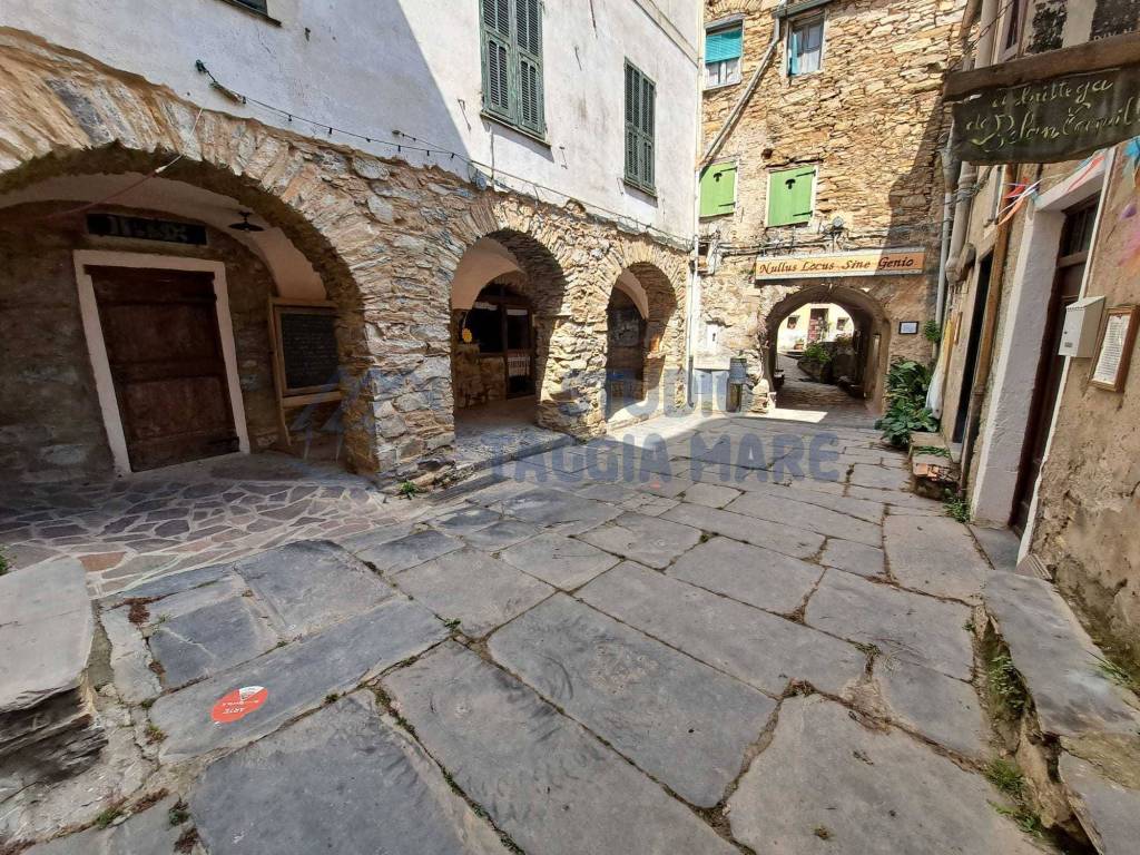 Casa indipendente a Molini di triora in Piazza Roma - Foto 2