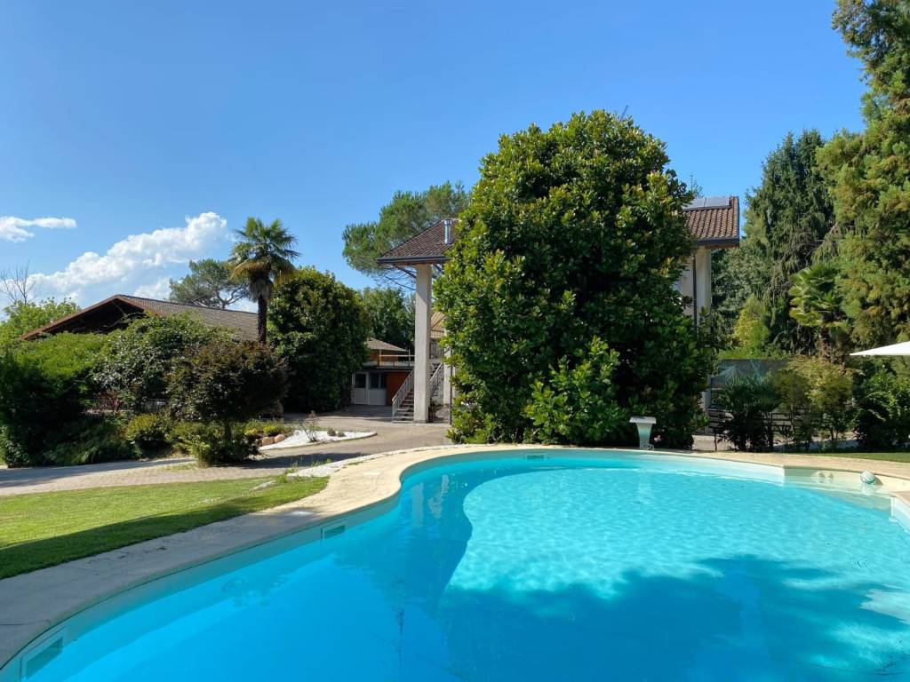 Villa a Sesto calende in Via Riviera - Foto 2