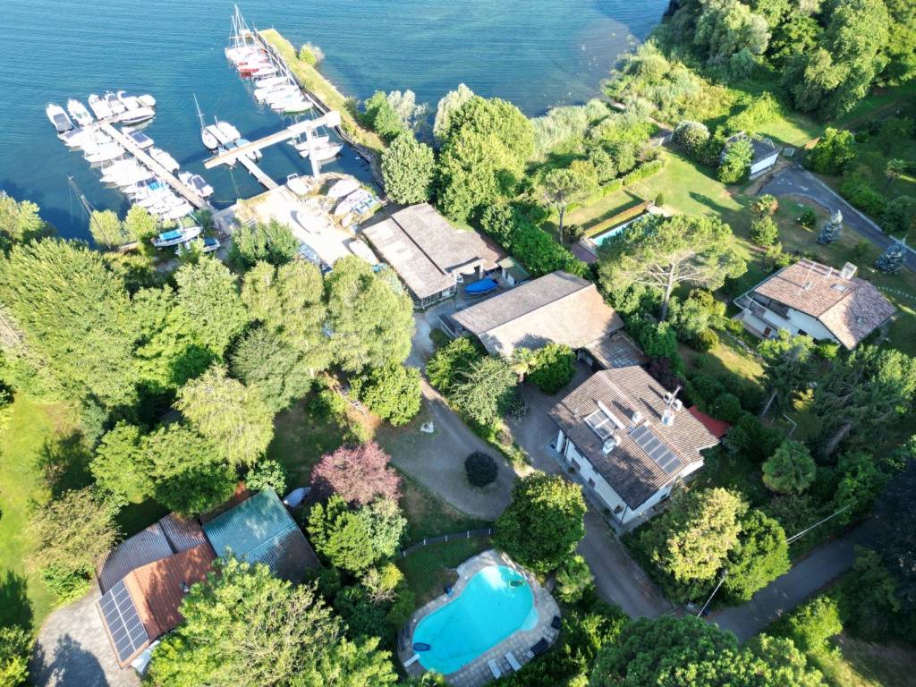 Villa a Sesto calende in Via Riviera - Foto 5
