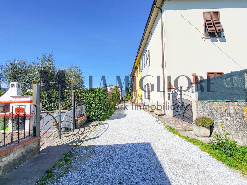 Casa indipendente a Pistoia in Via di Ramini - Foto 2